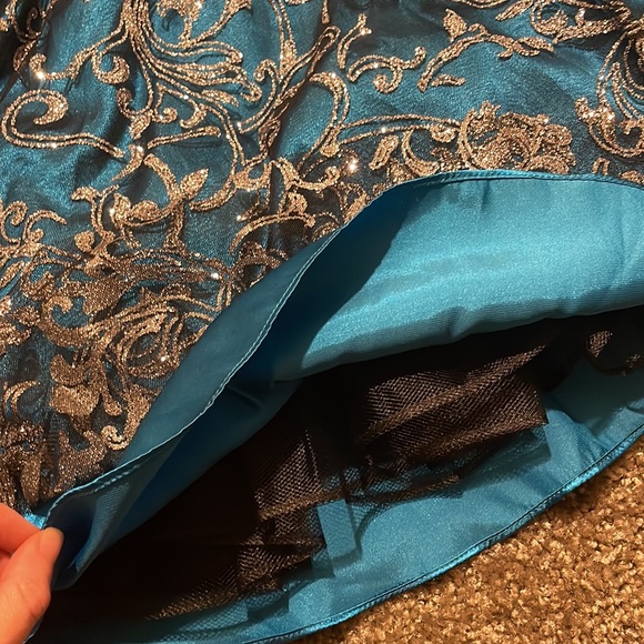 🦋🦋🦋🦋Masquerade Turquoise and Silver Formal Flounce Dress🦋🦋🦋🦋 - Picture 4 of 9